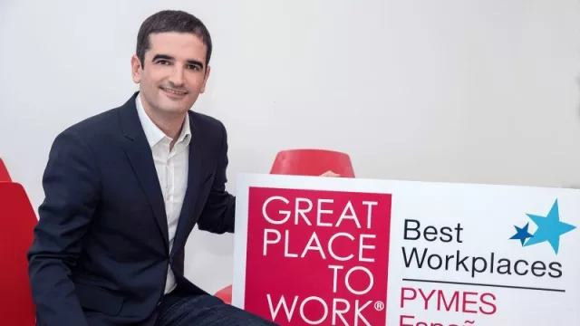 Llegó a las empresas de España el jefe de la felicidad: así es el nuevo cargo que fomentará el 'buen rollo' (de la mano de David Tomás)