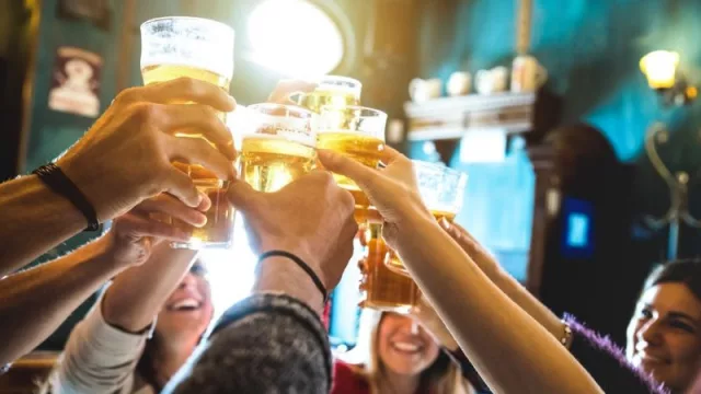 La producción de cervezas artesanales marca nuevo récord al aumentar un 16,7% en 2022 (para el cierre de 2023 apuntan una tendencia ascendente de la producción)