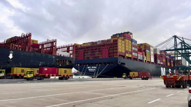 Valenciaport modera los descensos de tráficos (ya no hay caídas de dos dígitos en el movimiento de contenedores)