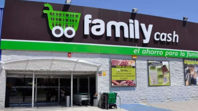 Family Cash celebra su décimo aniversario y busca a casi un centenar de profesionales para su nueva tienda en Valencia