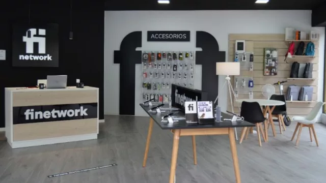 Finetwork inaugura una tienda en San Juan de Alicante (el sexto punto de venta físico de la teleco en la provincia)