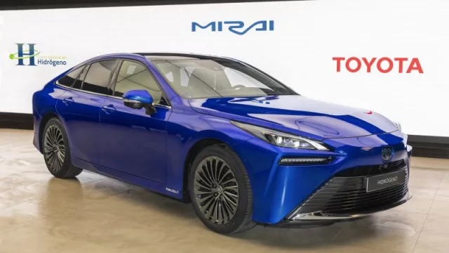 Toyota España entrega al Centro Nacional del Hidrógeno un Toyota Mirai de 2ª generación