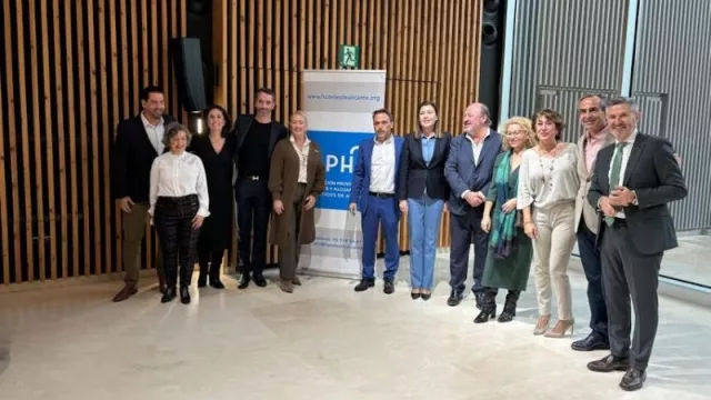 La secretaria autonómica de Turismo destaca la importancia de colaborar con el sector privado (para impulsar iniciativas que fomenten el turismo sostenible)