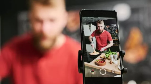 El oficio de ‘influencer’ es menos glamuroso de lo que aparenta (¿De qué viven?)