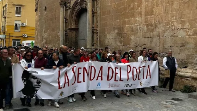 Más de 1.300 senderistas han recorrido durante el fin de semana la Senda del Poeta Miguel Hernández 2024