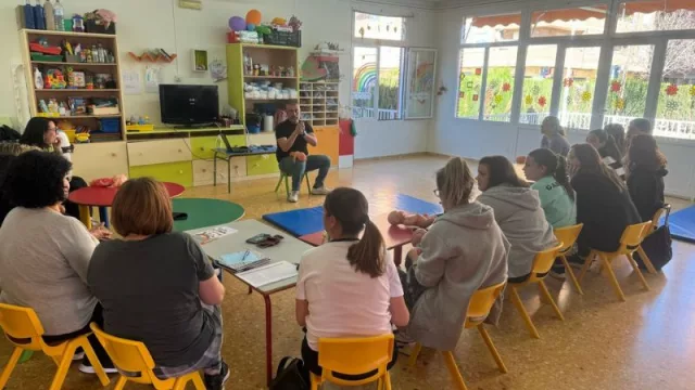 La Policía Local de La Pobla de Farnals promueve la figura del Agente Tutor (con el objetivo de mejorar la convivencia en el entorno escolar)