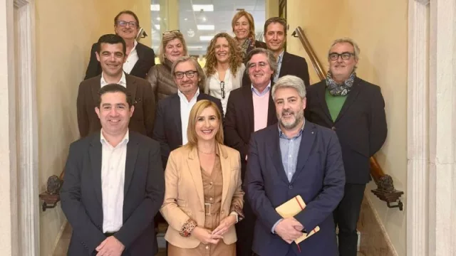 La Generalitat colabora con Alcoi para convertir el municipio “en el polo de atracción de empresas de las comarcas centrales”