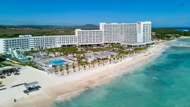 RIU abre su séptimo hotel en Jamaica: el Riu Palace Aquarelle (753 habitaciones en este hotel all inclusive 24 horas)