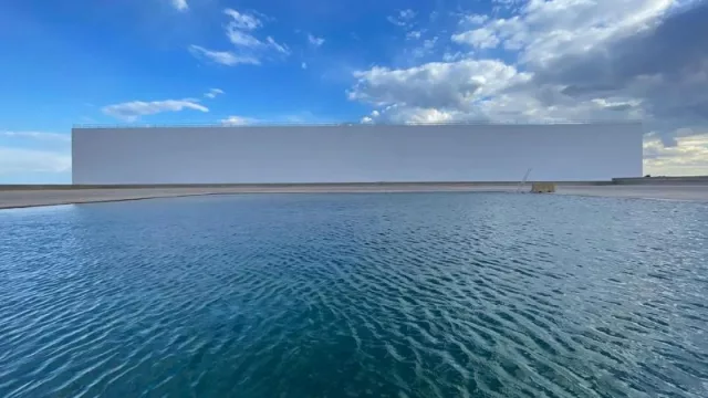 Ciudad de la Luz vuelve a acoger un rodaje del director Juan Antonio Bayona doce años después de ‘Lo imposible’