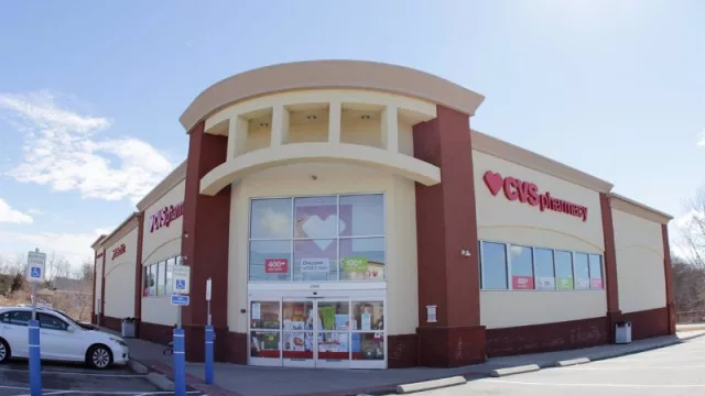 CVS Health nombra nuevo CEO a David Joyner tras el cese de Karen Lynch