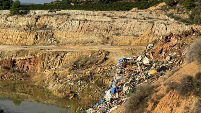 La Generalitat despliega más maquinaria e implementa el uso de canteras para aumentar la retirada de residuos hasta las 3.500 toneladas diarias