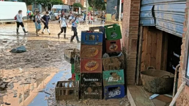 Suntory Beverage & Food Spain se alía con FuerzaBar de Heineken España para apoyar a los hosteleros impactados por la DANA