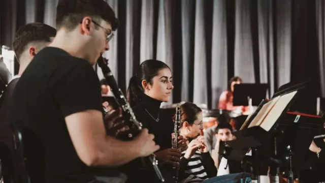 El Institut Valencià de Cultura, la Federación de Sociedades Musicales y CaixaBank becan a 580 alumnos en el curso 2024-2025