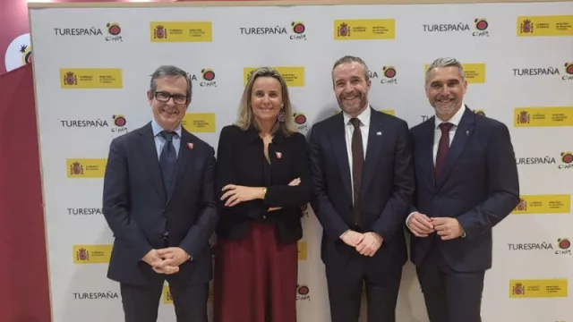 La Generalitat y el Ayuntamiento de València acuerdan con Turespaña celebrar el 40 aniversario de la entidad en la ciudad de València
