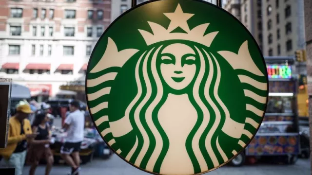 Starbucks gana 750,6 millones de euros en su primer trimestre fiscal (un 23,8% menos)