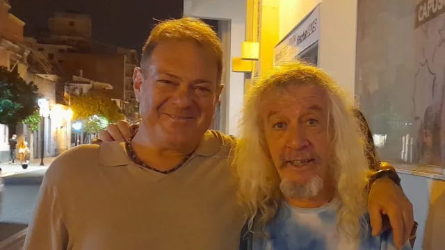 "A solas con Adrián Paparella: Rugby, Rock ‘n’ Roll y Arte – El alma detrás del espectáculo"