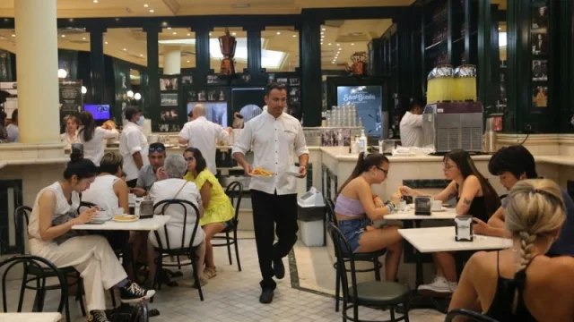 Turisme Comunitat Valenciana extiende las ayudas europeas de eficiencia energética a bares y cafeterías y amplía el plazo de ejecución un año