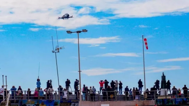 Benidorm acoge el primer vuelo en Europa de un aerotaxi y drones en entorno urbano sin pasajeros