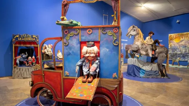 El Centre del Carme rememora la historia de la compañía valenciana Teatro La Estrella en una publicación