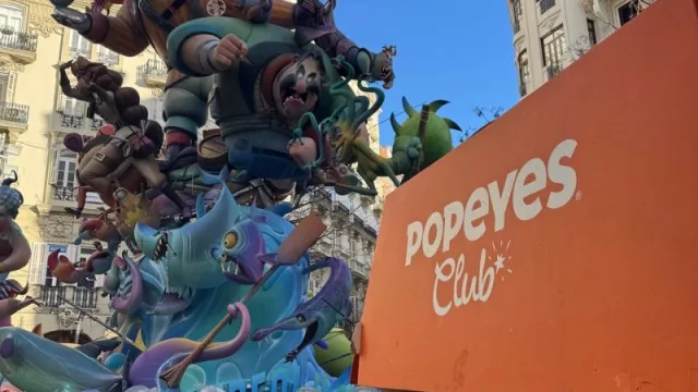 Popeyes® celebra las Fallas con su propio Ninot y un menú fallero