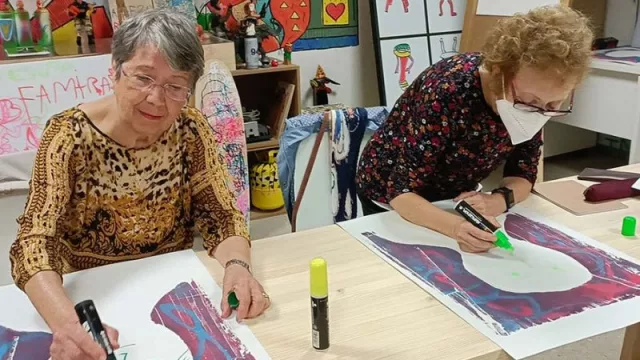 El Consorci de Museus presenta ‘La Alcachofa’, el primer periódico elaborado por mujeres de más de 65 años que promueve la inclusión a través de la creatividad