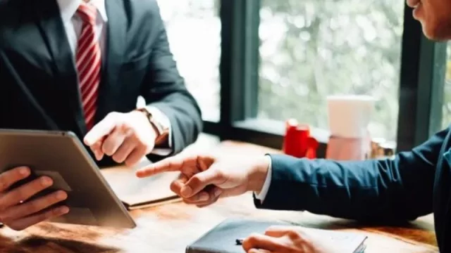 El 55% de los líderes españoles afirma que el uso de la IA por parte de su equipo directivo está mejorando la toma de decisiones