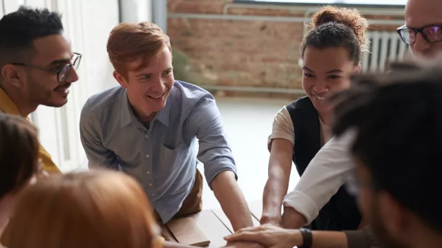 Examinando el futuro laboral de los jóvenes: ¿dónde se encuentran las oportunidades este 2025?