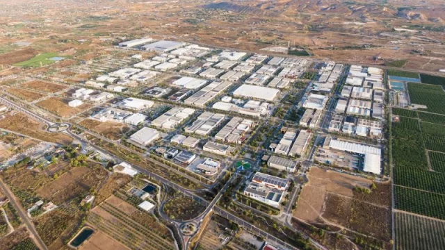 La Generalitat destina cerca de 16 millones de euros para mejorar 64 áreas industriales de la provincia de Alicante en 2025 y 2026
