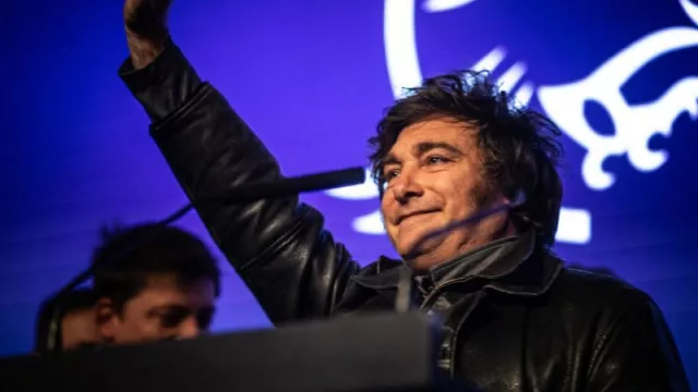 El FMI apoya la intervención en el mercado cambiario implementada por Milei en Argentina