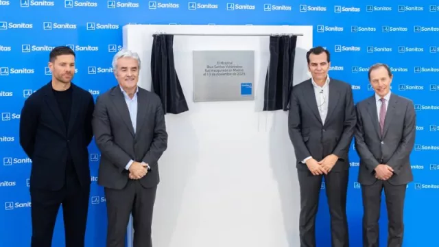 Sanitas inaugura el Hospital Blua Valdebebas con Emilio Butragueño y Xabi Alonso