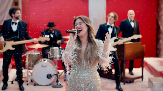 Kelly Clarkson, encabezará el show de apertura en el NFL Christmas Gameday de Netflix