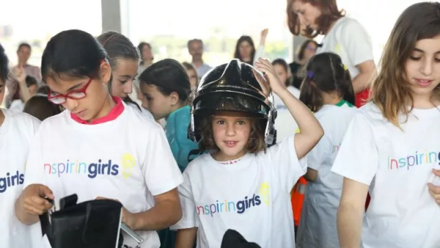 La Fundación Inspiring Girls acerca las disciplinas STEM a más de 63.400 niñas en España en su décimo aniversario