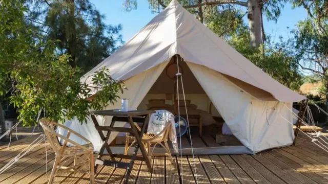 El camping lidera la desestacionalización del turismo en España y marca su mejor año histórico en 2025, según HolaCamp