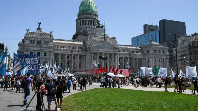 La Justicia argentina suspende parcialmente la reforma laboral de Javier Milei