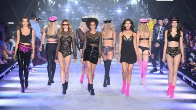 ¡Trabajo soñado! InfoJobs te lleva como Invitado VIP al desfile de Tezenis en Verona