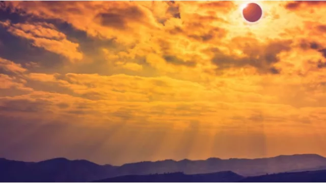 Eclipse total en el Camino: Guía exclusiva para vivirlo desde las rutas jacobeas