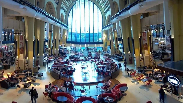 Huawei sorprende desde la tienda física de Personal de shopping Abasto regalando relojes y tablets