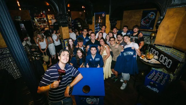 Pepsi y Nil Ojeda celebran en Madrid el éxito del "Reto del Millón" con sus seguidores