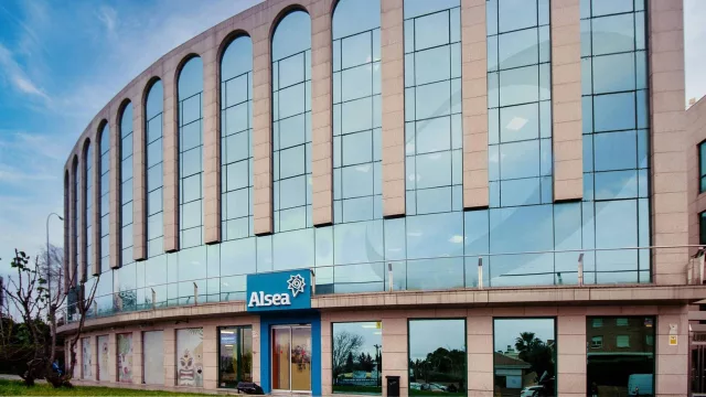 Alsea gana 26,8 millones en el segundo trimestre, un 52,1% menos, pero destaca el "sólido" desempeño de España