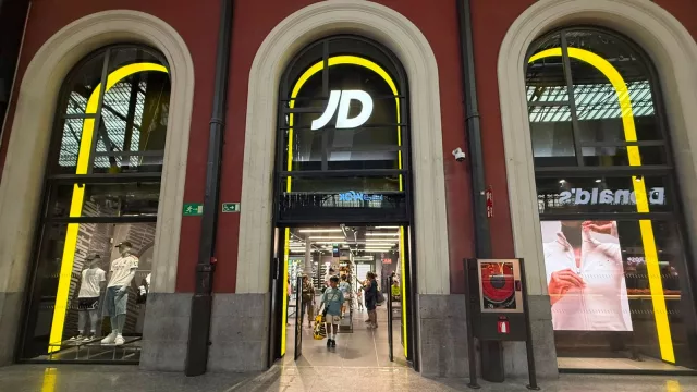 JD Sports aterriza en Príncipe Pío mientras Pull&Bear renueva y amplía su tienda