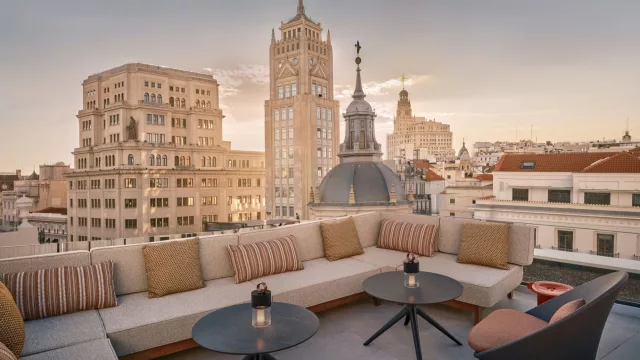 Nobu Hotel Madrid inaugura su rooftop para contemplar la ciudad desde las alturas